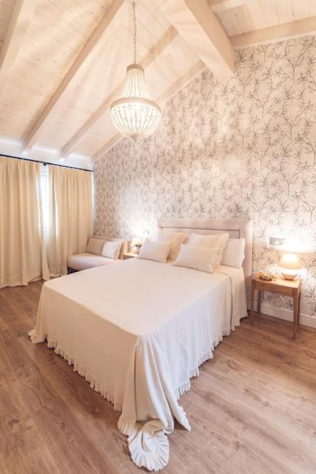 La Casa Del Jardin Villa Candeleda Eksteriør billede